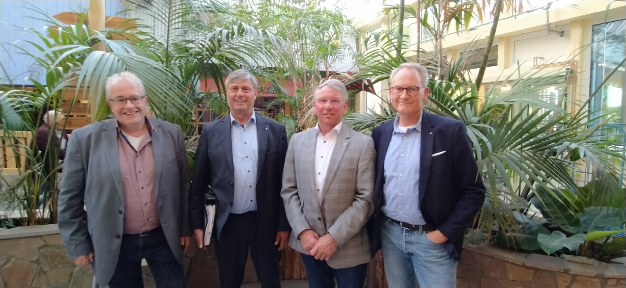 Amtsübergabe mit Carsten Seyfarth, Peter Jelkmann, Harald Hillmer und Peter Hinrichs